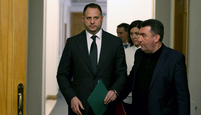 В очікуванні нової політичної війни: навіщо Єрмак створює 