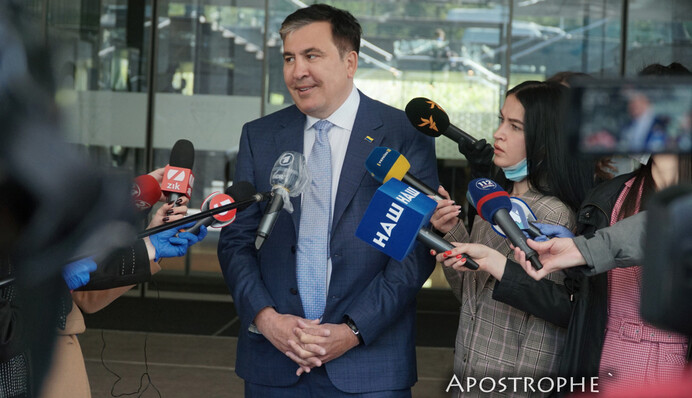 Круте піке Карлсона: що заважає Саакашвілі потрапити до Кабміну