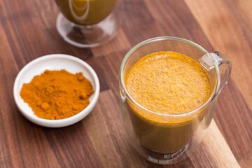 Всі говорять про користь чаю з куркумою, але ось чому його не можна пити щодня