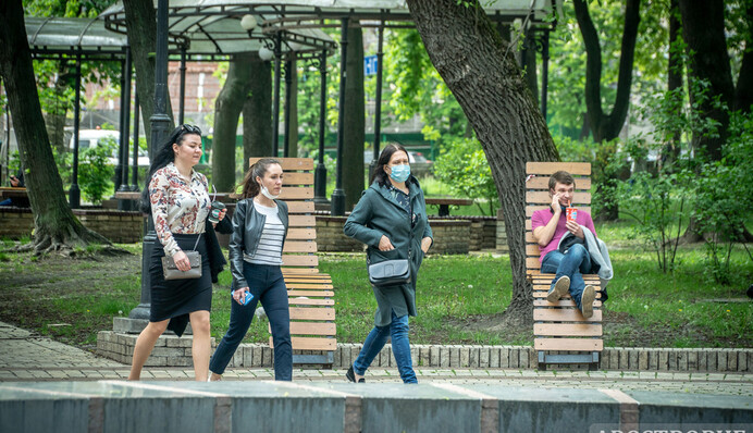 Работают даже секс-шопы: как Киев сам вышел с карантина