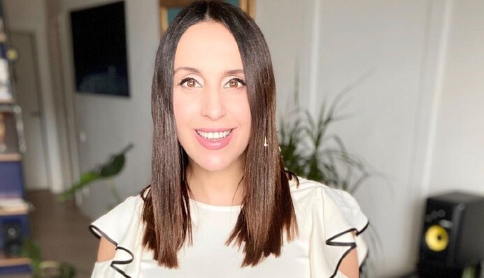 Беременная Джамала на карантине чувственно перепела хит Арианы Гранде: видео