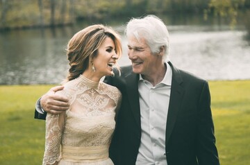 Молода дружина 70-річного Річарда Гіра показала ніжні фото весілля в день річниці