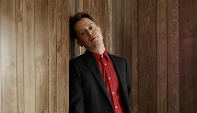 Маколей Калкін погодився повернутися на екрани заради постільної сцени з 71-річною актрисою