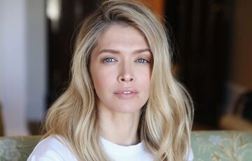 Віра Брежнєва показала відео своїх домашніх розваг з чоловіком та дочкою