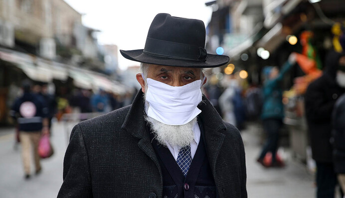 Оторванные от родителей дети и жесткий запрет на религиозные собрания и свадьбы - как Израиль выходит из карантина