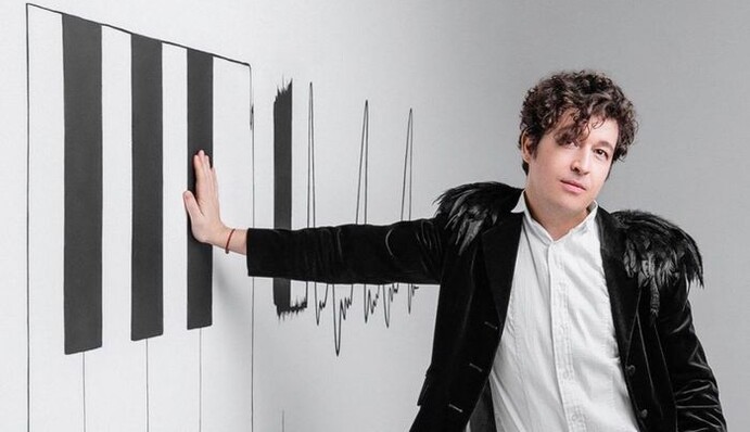 Pianoбой полностью разделся для обложки своего нового альбома: фото