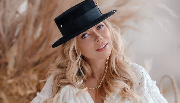 Украинская певица родила второго ребенка: первое фото из роддома