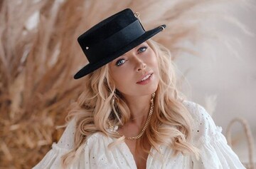 Українська співачка народила другу дитину: перше фото з пологового будинку