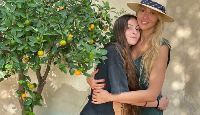 Оля Полякова рассказала, как била старшую дочь