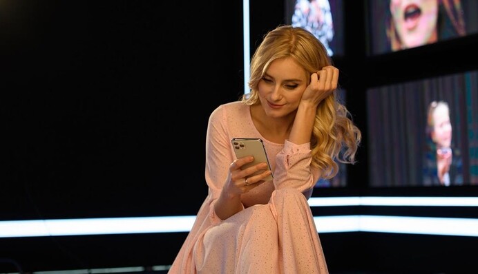 Ирина Федишин поверила, что Энтони Хопкинс сыграл на пианино ее хит - увы, певицу просто разыграли