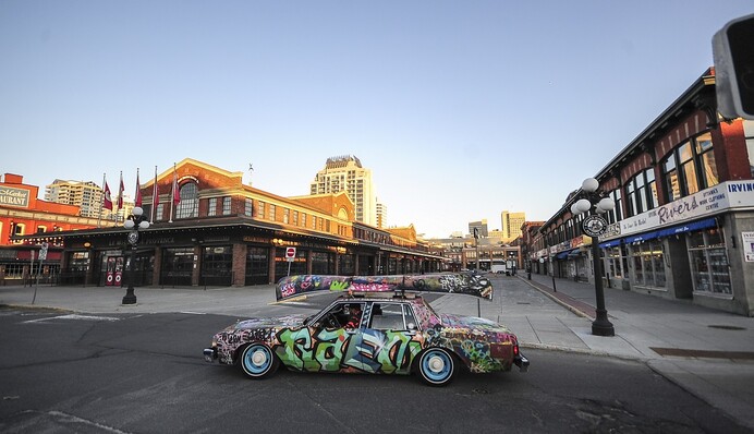 Душевное правительство, штрафы за шашлык и корона-вечерин­ки: как в Канаде пережили карантин