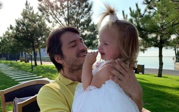 Сергій Притула виклав миле відео розмови маленької дочки з коровою