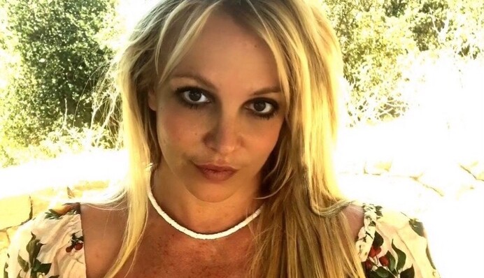 Почувалася гидким каченям: Брітні Спірс розповіла про підліткові комплекси