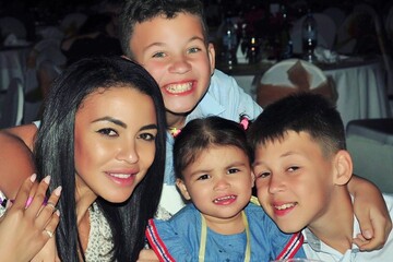 Виходить в тверезий світ завдяки крапельницям: колишня дружина репера Серьоги розповіла про його залежність