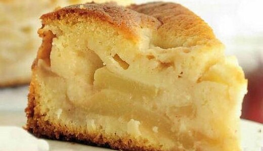 Як спекти пиріг з яблуком або ягодами в мультиварці: детальний рецепт і поради