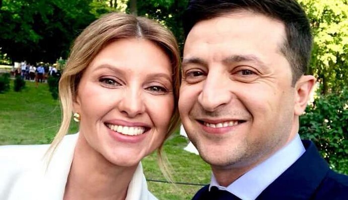 Елена Зеленская поздравила украинцев с Днем вышиванки и показала яркое фото с мужем