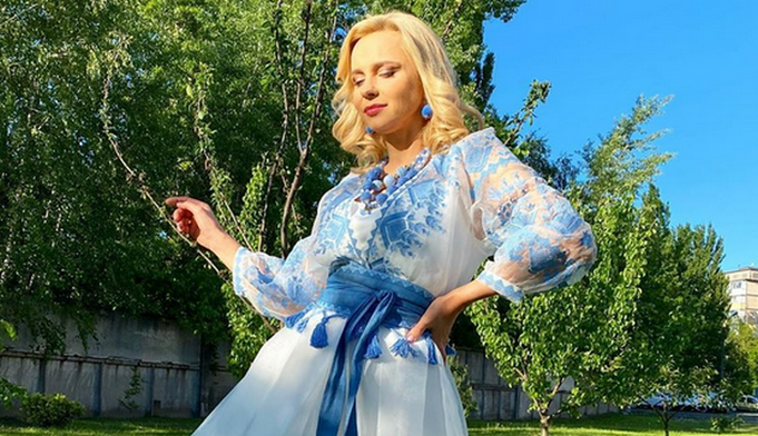 Лілія Ребрик похвалилася сукнею-вишиванкою молодого українського дизайнера: фото