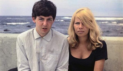 Пол Маккартни простился с умершей подругой и фотографом The Beatles Астрид Кирхер