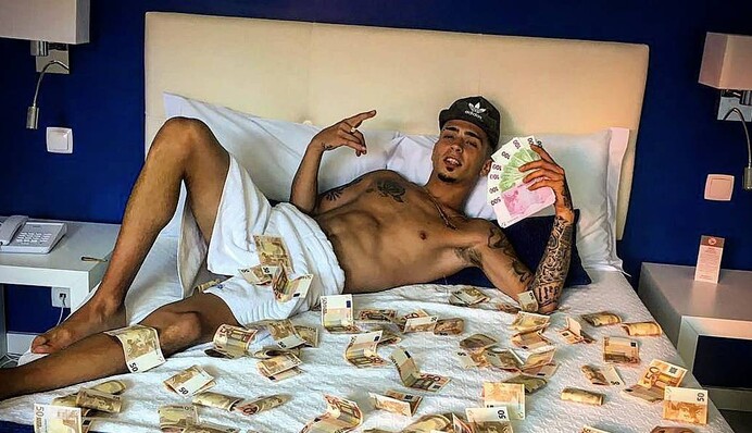 Репер прикидався мільярдером поки його не викрали. Фейковий статус в Інстаграм коштував хлопцеві життя