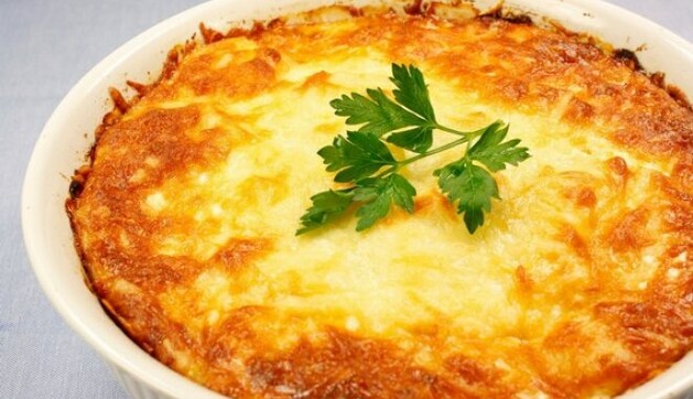 Готовим дома картофельную запеканку с сыром и зеленью: подробный рецепт и советы