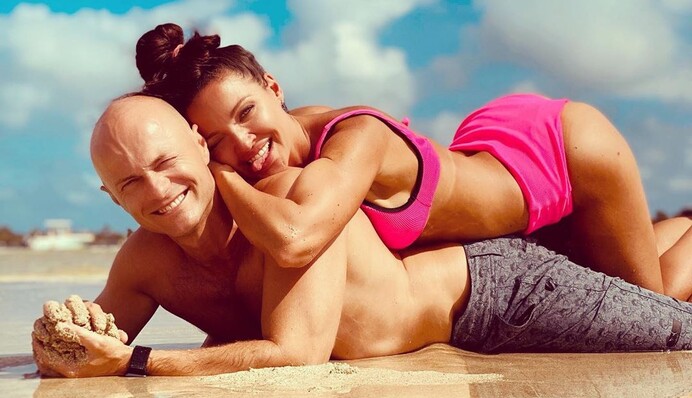 Правильный партнер по жизни: жена Влада Ямы показала чувственные фото с мужем