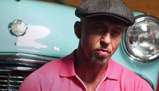 Рэпер Серега впервые ответил на обвинения бывшей жены в похищении детей