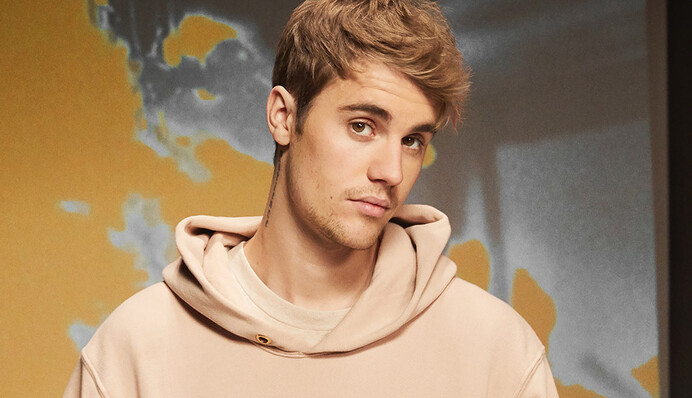 Джастин Бибер выложил фото с матерным граффити на русском, но вряд ли знает, почему в сети такой ажиотаж