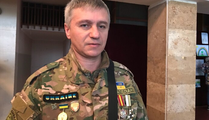 Я завжди носив гранату, щоб не здатися в полон - український капелан про війну на Донбасі