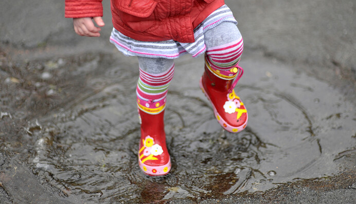 Тепло придет с грозами: синоптики рассказали, когда изменится погода