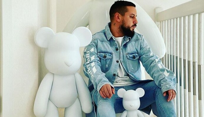 MONATIK показал тизер документального фильма о себе - в него вошли кадры из личного архива