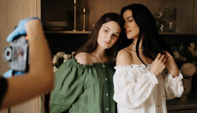 Маша Ефросинина назвала 5 важных сериалов о подростках, которые стоит увидеть всем родителям