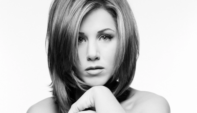 Дженніфер Еністон виставила на аукціон своє оголене фото часів 