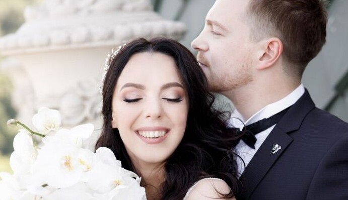 Без музыки и ведущих: племянница Софии Ротару поделилась подробностями своей скромной свадьбы