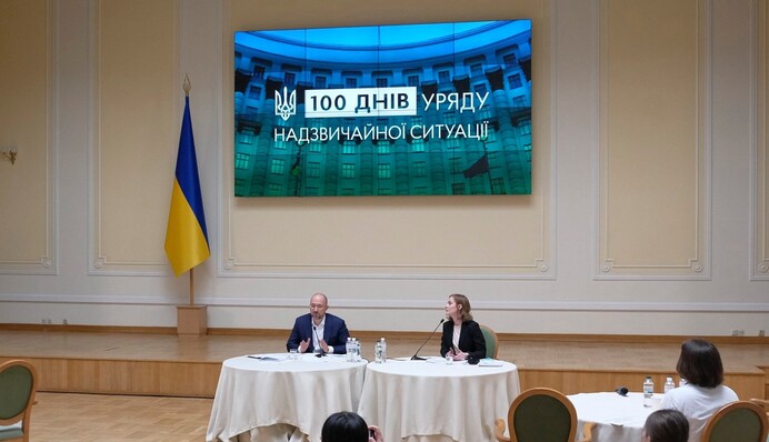 Десять шагов назад и толерантность к коррупции: чем отличился Кабмин за первые 100 дней