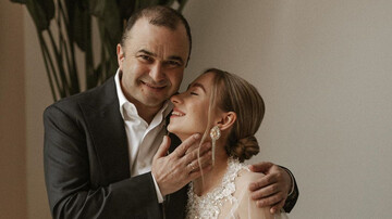 Пишуть, що заради грошей: молода дружина Віктора Павлика розповіла про реакцію на їхнє весілля