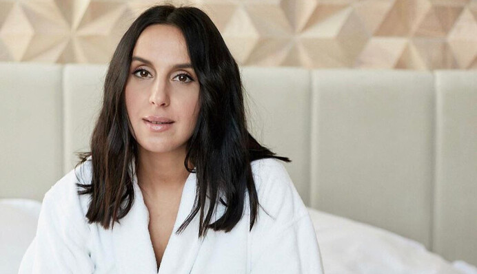 Беременная Джамала в кружевном боди устроила фотосессию в ванной