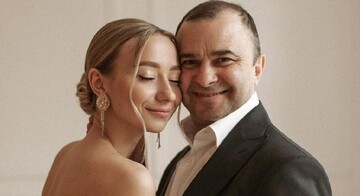 Молода дружина Віктора Павлика показала сімейне фото з мамою