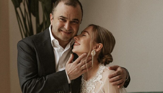 Віктор Павлик таємно одружився з молодою обраницею: фото пари