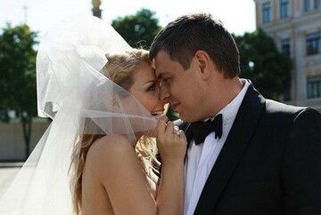 Тіна Кароль зворушила фанів архівним відео зі свого весілля - співачка вийшла заміж 12 років тому