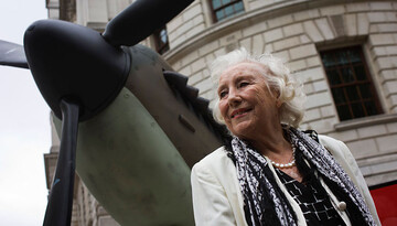 На 104 році життя померла співачка Віра Лінн - виконавиця балад часів Другої світової