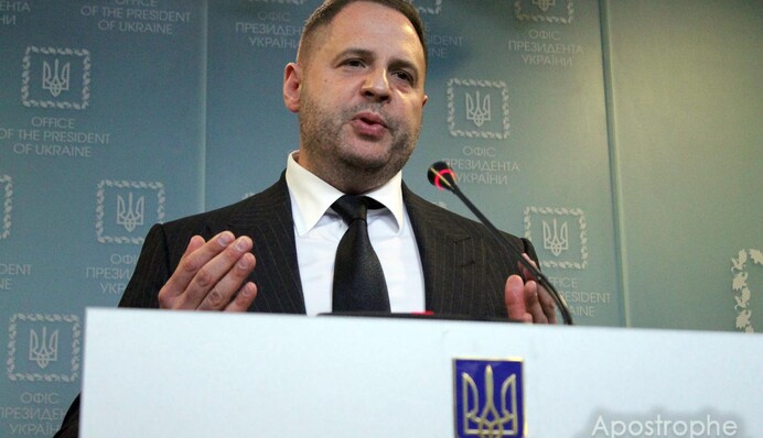 Без полномочий, но с амбициями: когда Ермак подставит Зеленского