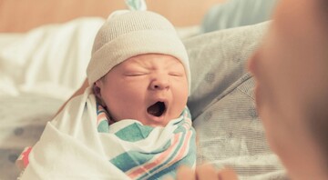 Жінка народила близнюків з різницею в 10 років. Ніякої магії, тільки наука