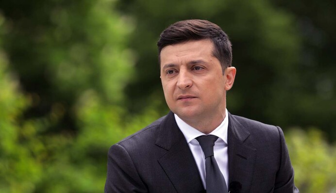 Є лише два варіанти: чи зважиться Зеленський перенести місцеві вибори