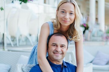 Дружина Віктора Павлика відповіла на звинувачення хейтерів в тому, що артист не піклується про тяжкохворого сина