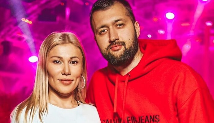 Учасники українського дуету повінчалися у річницю весілля - до церкви пара прийшла у толстовках