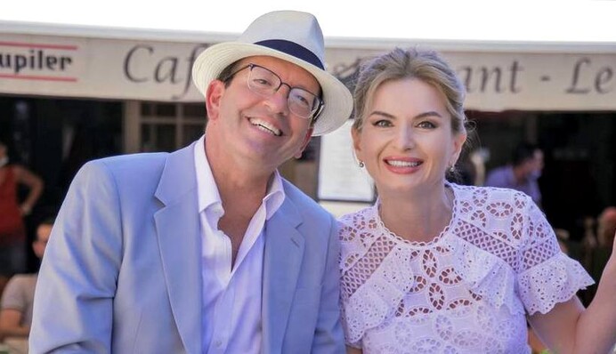 Українська телеведуча після весілля у Франції показала фото з чоловіком