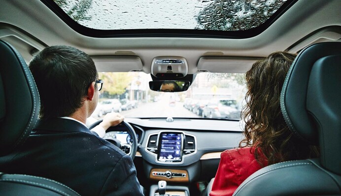 Як пригнати хороший автомобіль з-за кордону і не попастися на вудку шахраїв: поради експертів