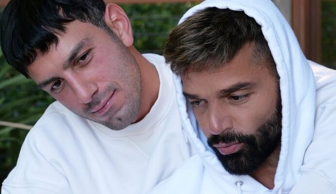 Рики Мартин с мужем и детьми украсил страницы модного глянца: как выглядит семья певца