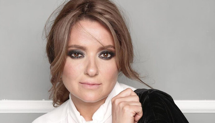 20 років наче й не було: Наталя Могилевська з білосніжними волоссям здивувала зміною іміджу