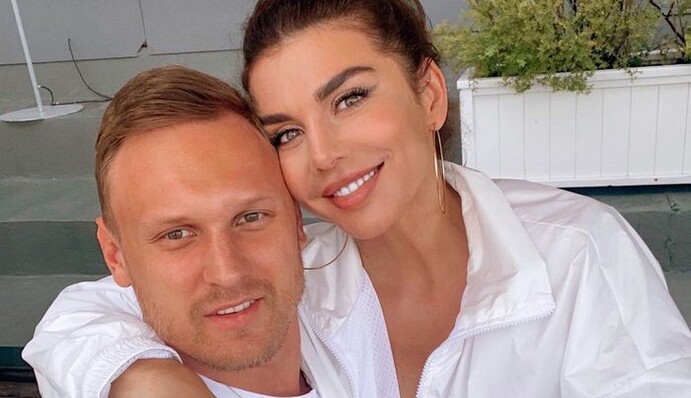 Не знаю человека лучше: Анна Седокова чувственно поздравила любимого с днем рождения